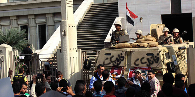 Clashes erupt between arrested MB members and security forces during trial