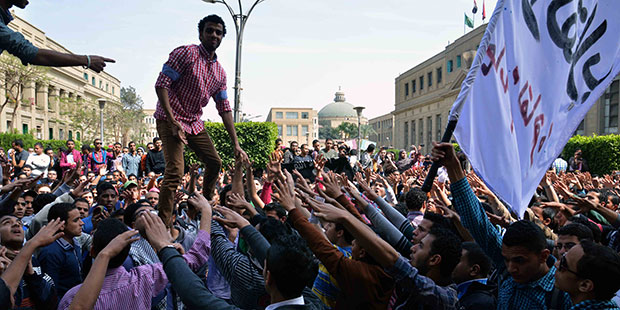 Protests in Cairo universities erupt after study resumes