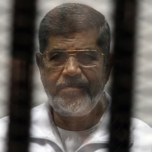 Court postpones Morsi’s espionage case to 22 December