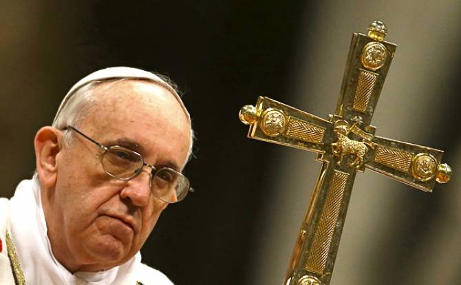 Pope Francis discusses Christians' problems with Iraqi PM