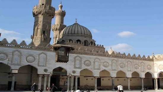 Egypt orders Muslim preachers to deliver identical weekly sermons