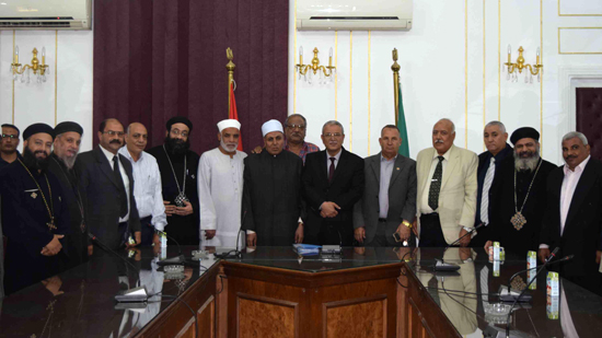 Minya Governor Meets with Egyptian family house to denounce sectarian strife