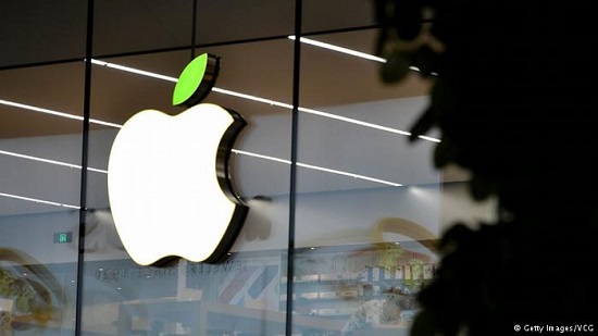 Apple leads race to build a green internet