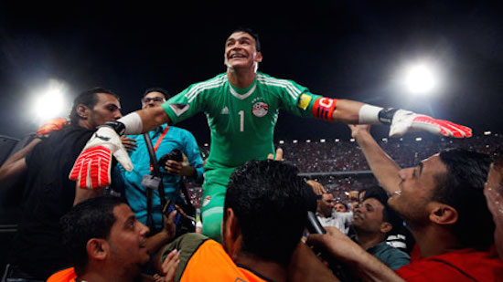 Egypts 44-year-old goalie El-Hadary jokingly eyes 2022 World Cup