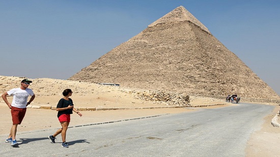 Egypt parliament approves fine of LE 10,000 for harassing tourists
