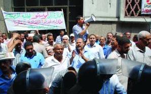 Workers protest unkept pledges 