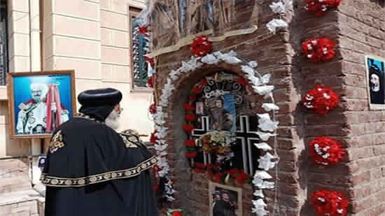 Pope Tawadros visits the shrine of Metropolitan Bishoy