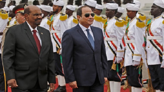 Sudans Al-Bashir lifts partial ban on Egyptian goods during Sisis visit