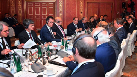 Egypts Sisi discusses economic cooperation with German minister of economy and energy, CEOs