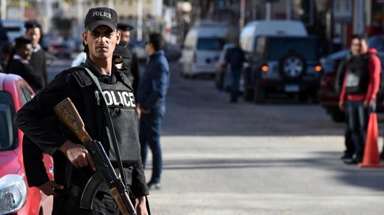 Police guard shoots two Copts in Minya