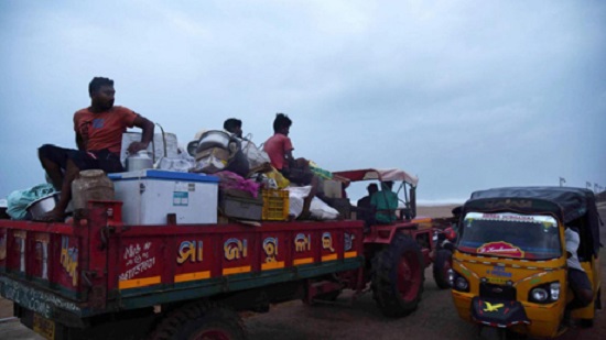 India evacuating 1.2 million people as cyclone menaces east coast