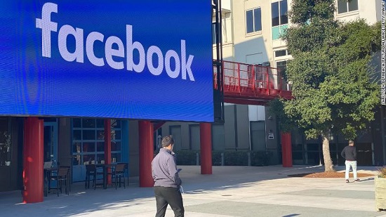 Facebook cancels large in-person events through June 2021
Kaya Yurieff byline
