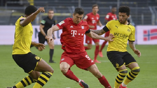 Borussia Dortmund, Favre facing tough questions after Bayerns big step