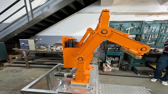 Photos: Egypt makes first industrial robot at EJUST
