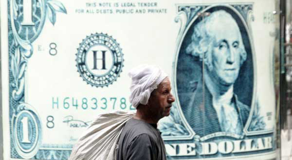 Egyptian pound falls to five-year low against dollar	