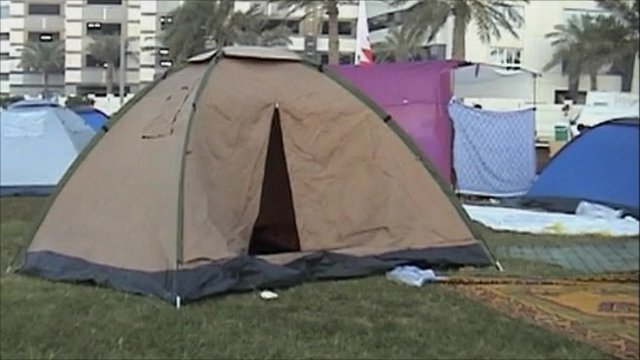 Bahrain unrest: Protesters set up camp in Pearl Square
