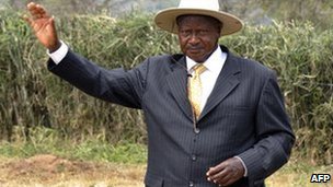 Uganda election: Yoweri Museveni poised for big win
