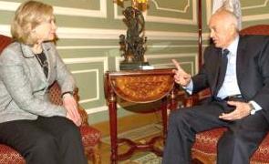 Clinton supports Egypt's democracy 
