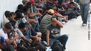 Mexican authorities find 513 illegal immigrants in 2 tractor-trailers
