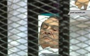 Trial of Mubarak grips Arab world 
