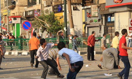 Pro-Brotherhood demonstrators attack 'Accountability Friday' protest in Tahrir Square, destroy platform 