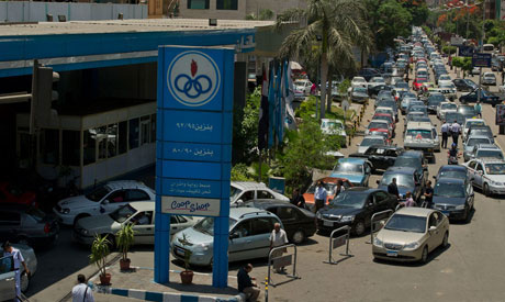 Egypt government steps up petrol deliveries to nation's gas stations
