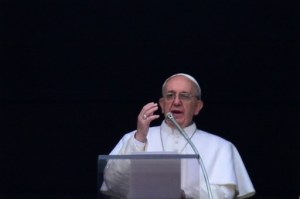 Pope asks for big turnout at Syria peace prayer