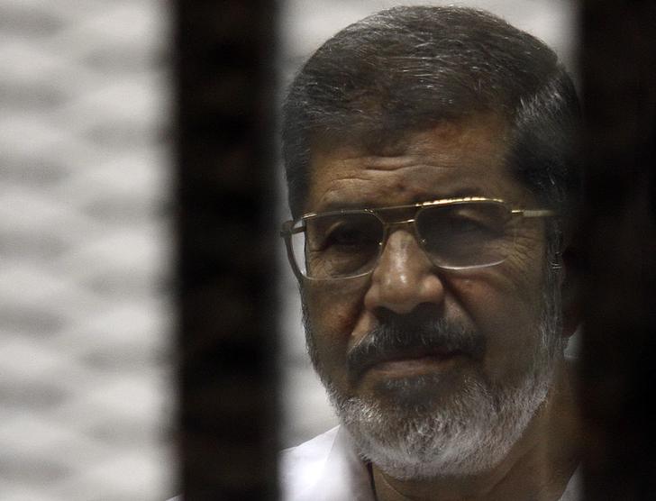 Mursi trial over spying allegations resumes
