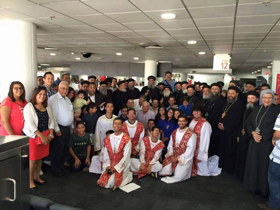 Coptic people in Melbourne receives Anba Moussa at the airport