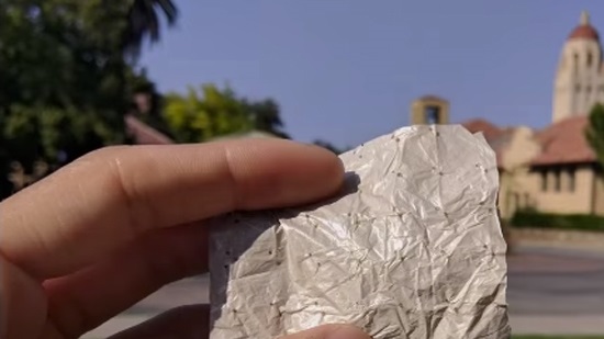 New plastic clothing material could keep people cool
