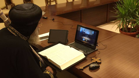 Pope Tawadros discusses the law to build churches with priests of America