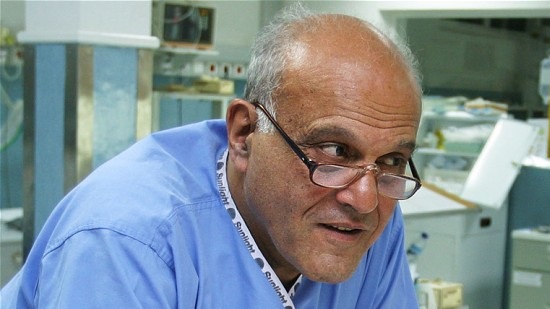 Magdy Yacoub to treat child with heart outside chest