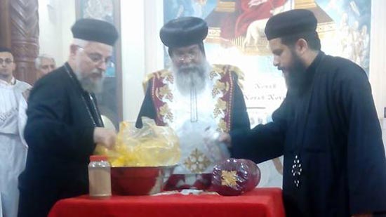 Bishop Makarios perfumes remains of St. Mina