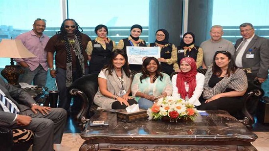 Gloria Gaynor arrives in Cairo for concert