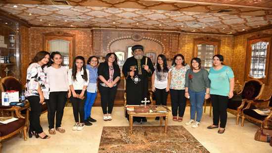 Pope holds meeting with girls from several diocese in Egypt and America