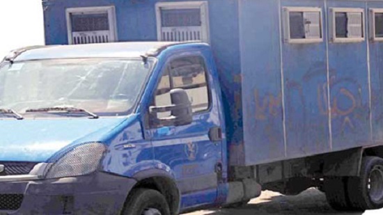 Egyptian police hunt two Helwan militia defendants who broke out of transfer vehicle