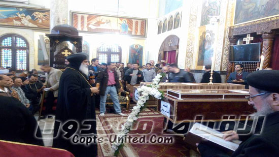 Bishop of Giza presides over funeral of 2 Copts in Omrania