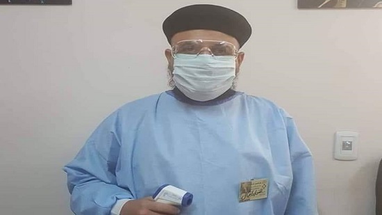A priest dressed as nurse to serve COVID-19 patients in Beni Suef 
