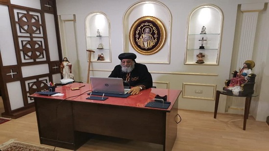 Pope Tawadros holds online meeting with priests of Montazah Churches

