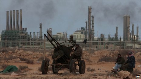 Libya: Gaddafi troops take rebel oil town
