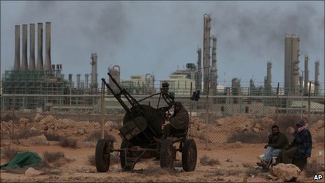 Libya: Gaddafi troops take rebel oil town
