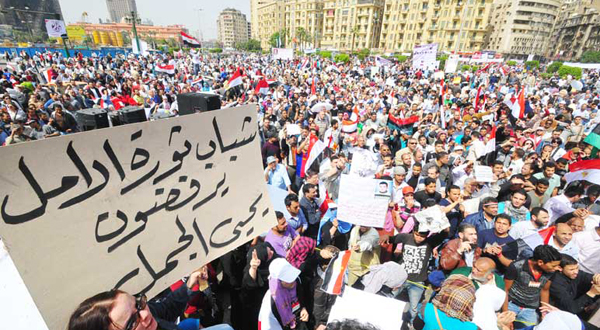Tens of thousands in Cairo, Alexandria demand prosecution of Mubaraks	