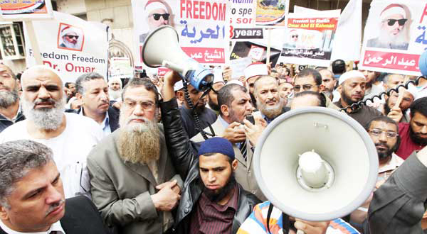 Egypt Islamists demand cleric freed in rare protest	