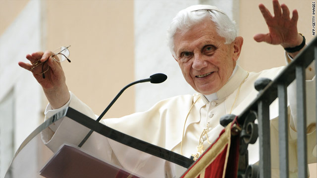 Pope calls on Syria to respect citizens' 'legitimate aspirations'
