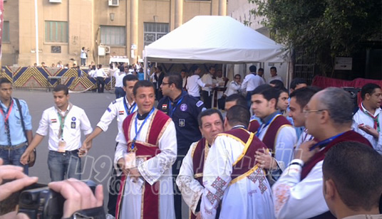 Christian denominations attend the altar ballot