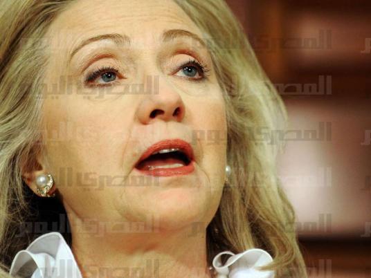 Clinton meets Morsy, seeking Gaza truce