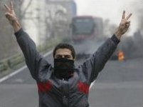Iranian protesters die in clashes