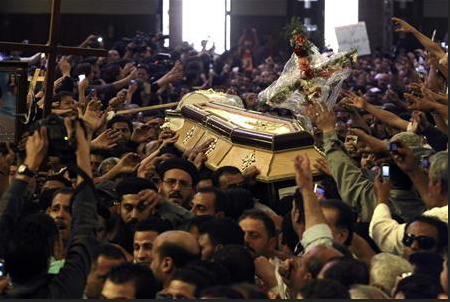 Egyptian Copts and Muslims clash again, in central Cairo